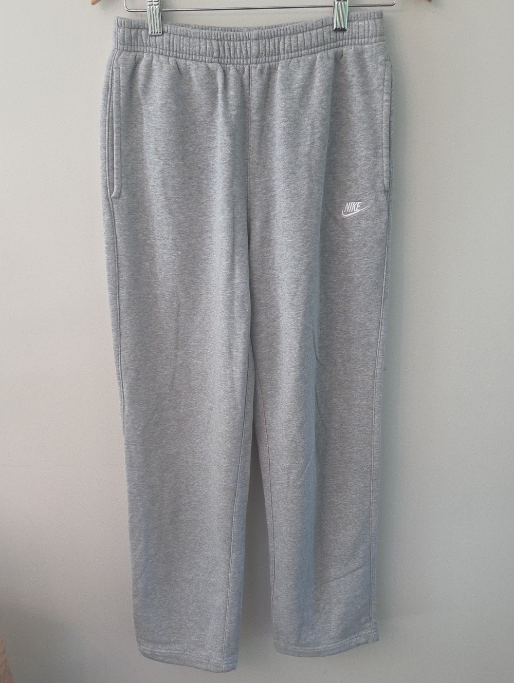 NWOT Nike Grey Sweatpants with White Swoosh Logo And Front And Back Pockets
